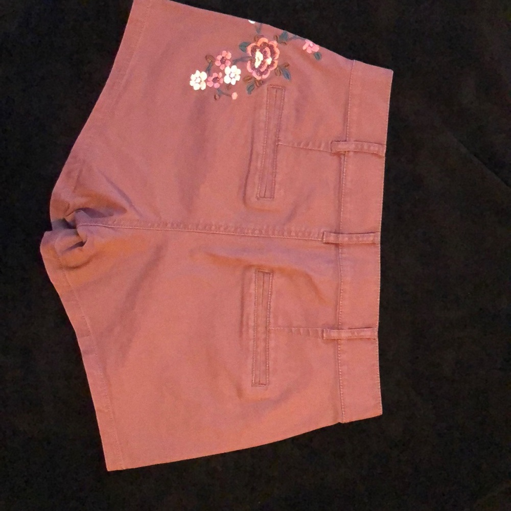 Express Mid Rise Floral Shortie - Picture 2 of 2